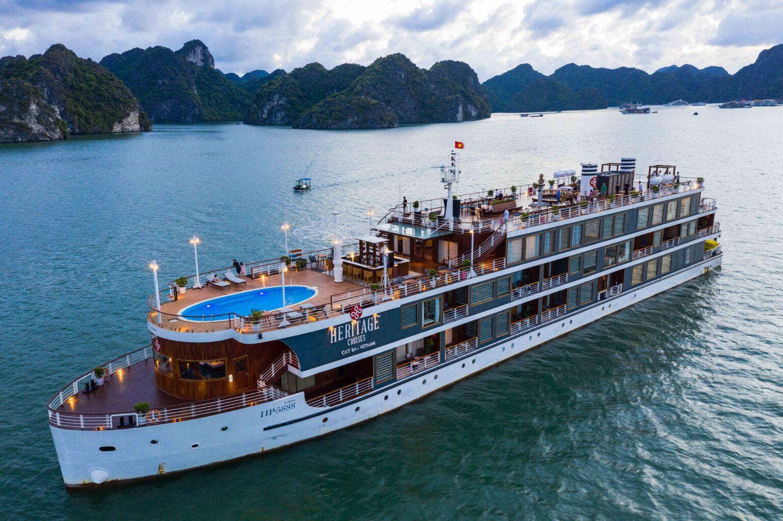 HERITAGE CRUISES EXPLORER 3 DAYS 2 NIGHTS